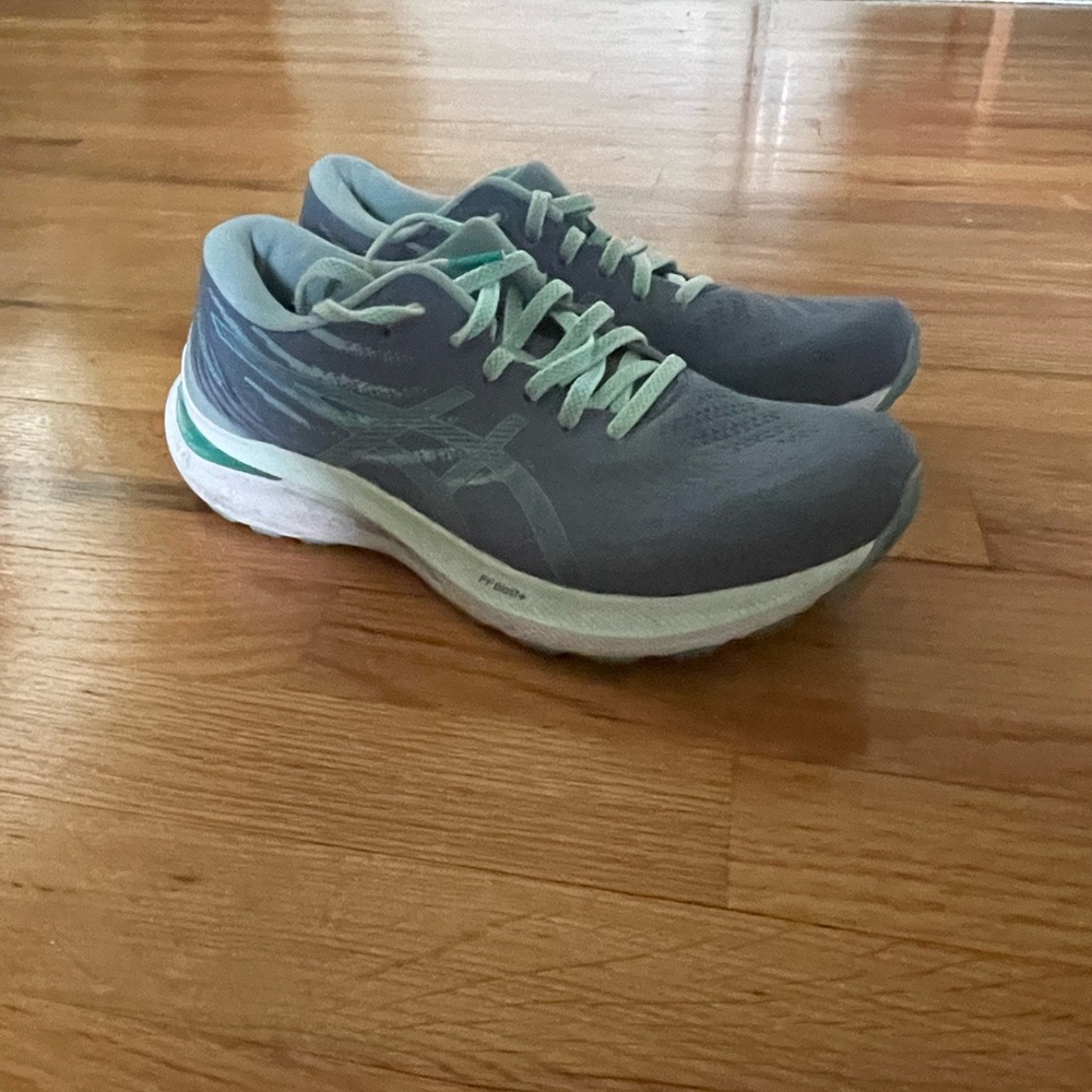 ASICS Gel Kayano 29. Size 9.5. - Picture 2 of 9